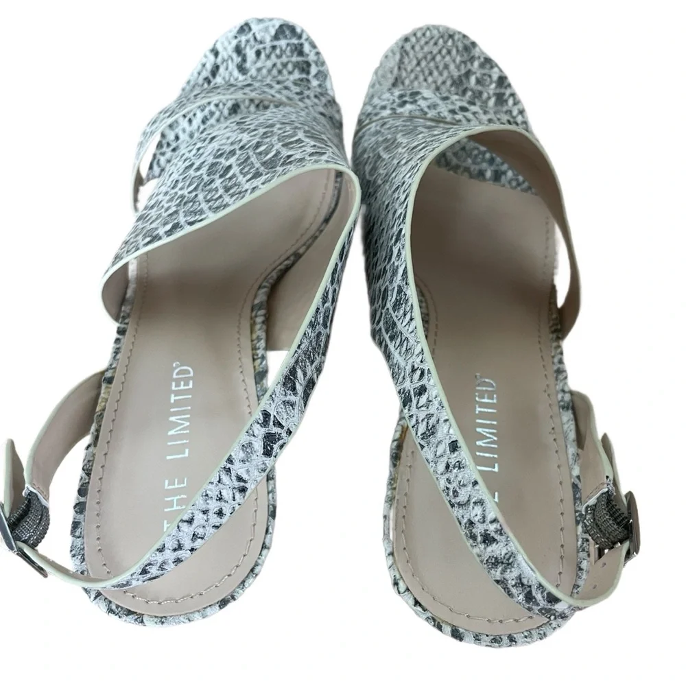 New Elegant The Limited Terra Grey Snakeskin Print Slingback Heels size 9.5